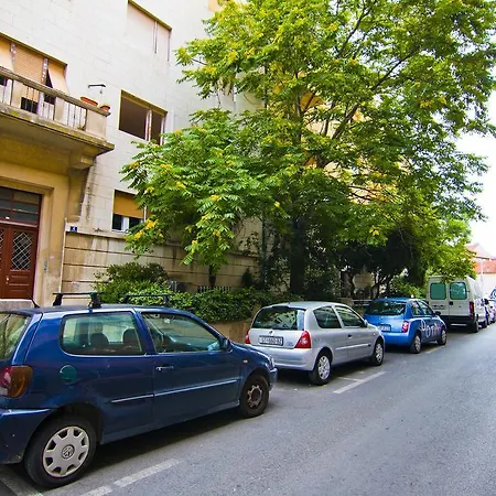 Zorro Apartment